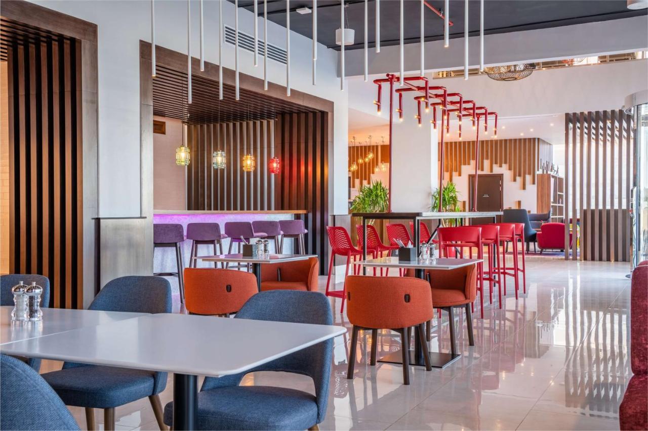 Park Inn By Radisson Jeddah Madinah Road Exterior foto