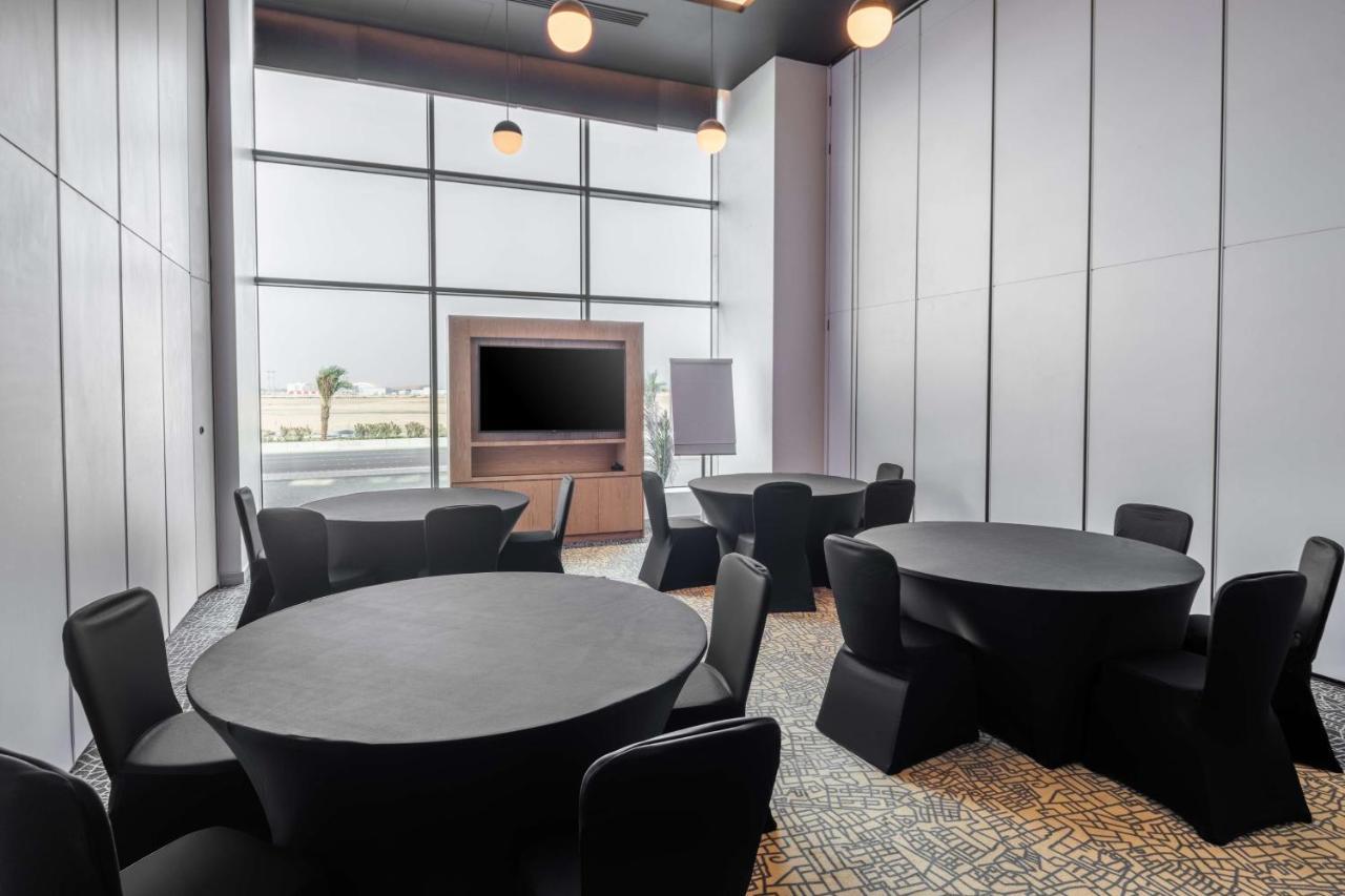Park Inn By Radisson Jeddah Madinah Road Exterior foto